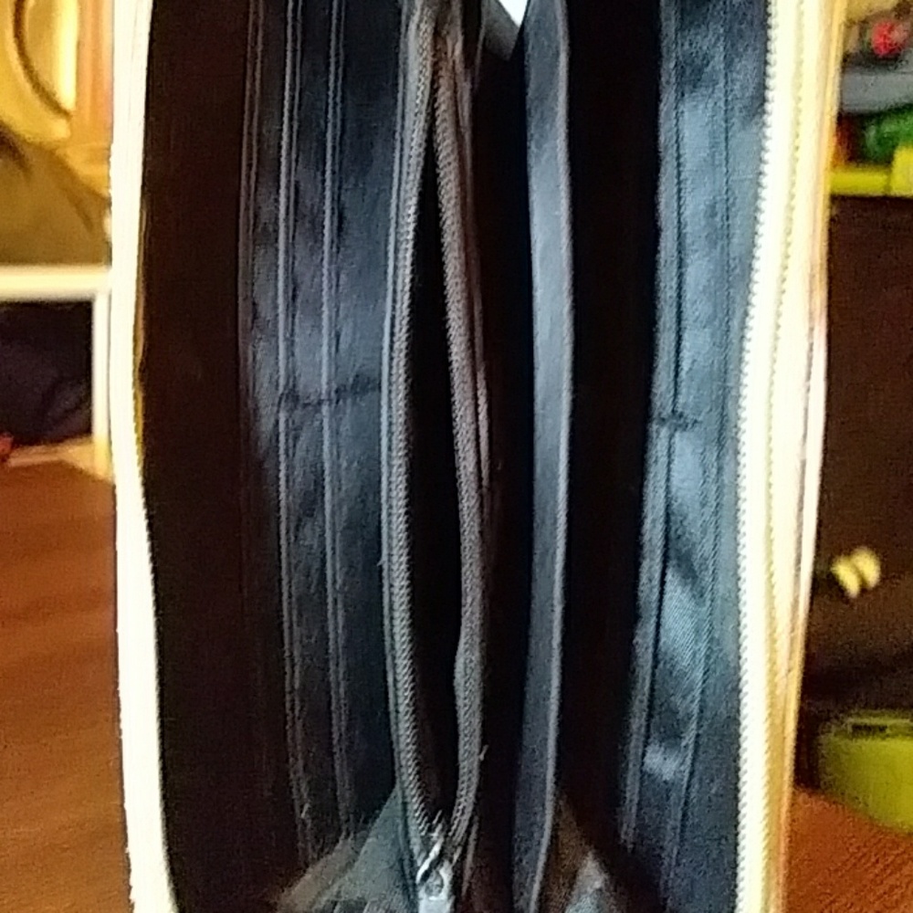 Anchor Pattern Wallet - Picture 3 of 3